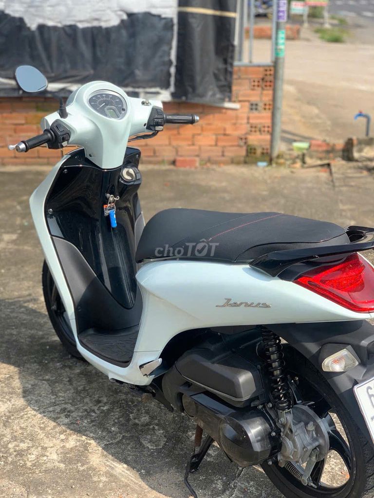 Xe máy Yamaha Janus 2018 màu trắng đen. Mua bán Xe máy tại Huyện Trảng Bom Đồng Nai được đăng bởi Của Hàng Xe Máy U Phong hình 7