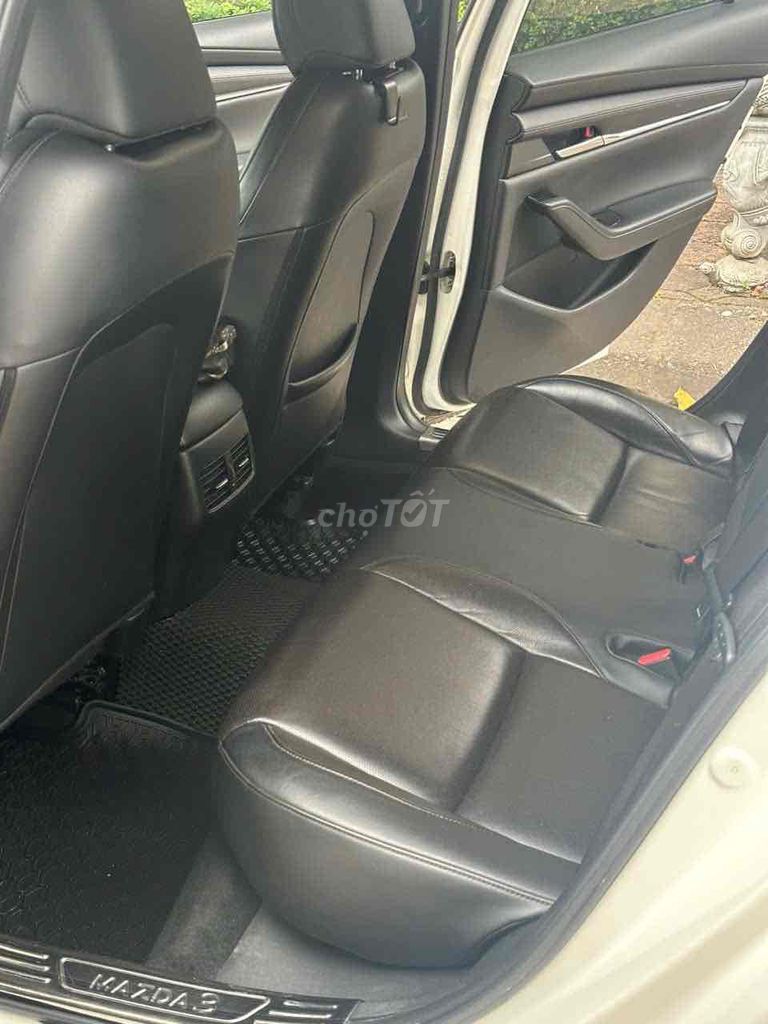 Mazda 3 1.5L Luxury 2020. Mua bán Ô tô tại Quận Long Biên Hà Nội được đăng bởi Trang Gala hình 10