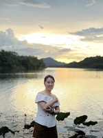  Ngân