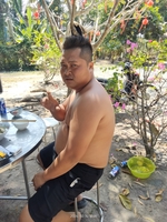 hoang Le
