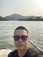 hùng