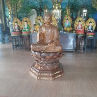 Cần tiền trang trải