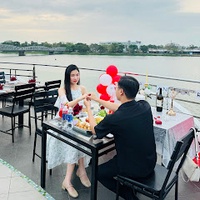 Tùng Hoàng
