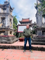 công đèn dầu cổ