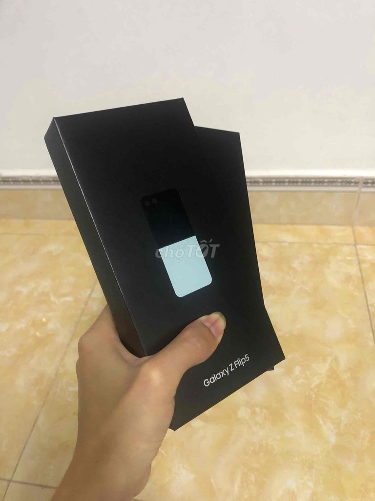 Galaxy Zflip 5 New full box bh hãng cực kì dài