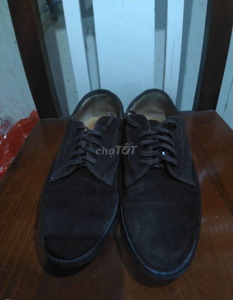 Đôi giày da lộn chính hãng size 41