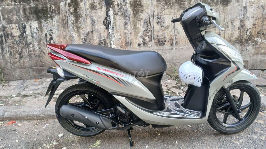 Серый цемент Honda Vision