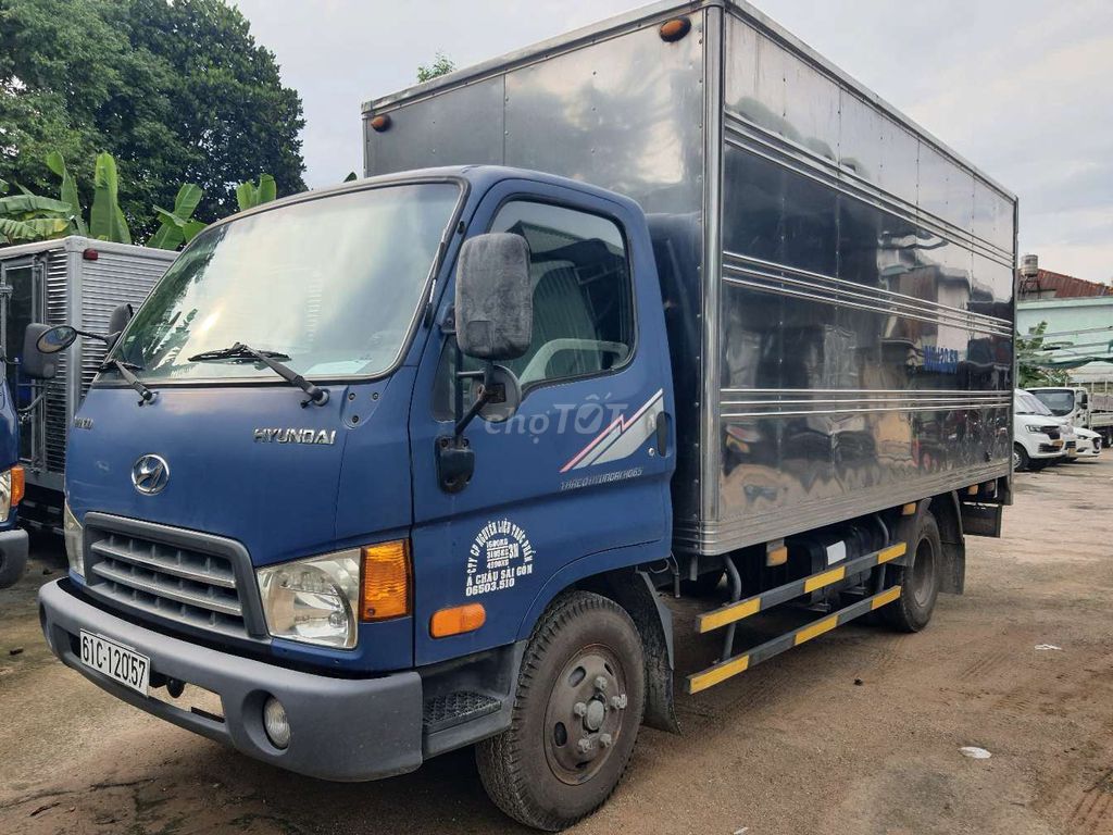Bán gấp Hyundai 1.6 tấn đời 2014 thùng kín 4m4. Mua bán Xe tải, xe ben tại Thành phố Thuận An Bình Dương được đăng bởi Hồ Xe Tải hình 1