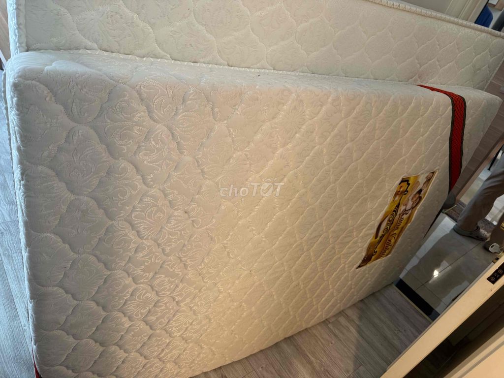Nệm 1m2-1m8 Ít Sài còn mới Tại Vinhomes Quận 1. Mua bán Giường, chăn ga gối nệm tại Quận 1 Tp Hồ Chí Minh được đăng bởi Tín Vinhomes Bason hình 1