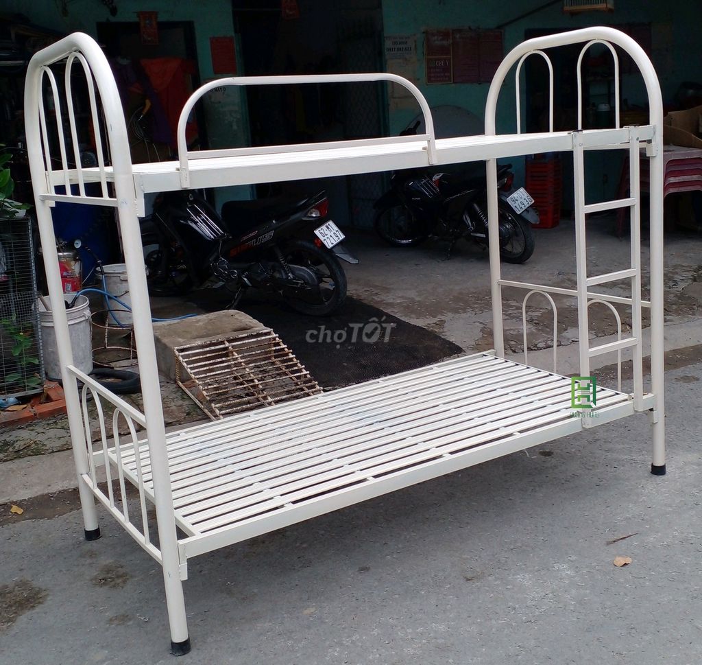 Giường tầng sắt ống tròn - Giường tầng - Giường. Mua bán Giường, chăn ga gối nệm tại Quận 12 Tp Hồ Chí Minh được đăng bởi LÊ VĂN HÙNG hình 1