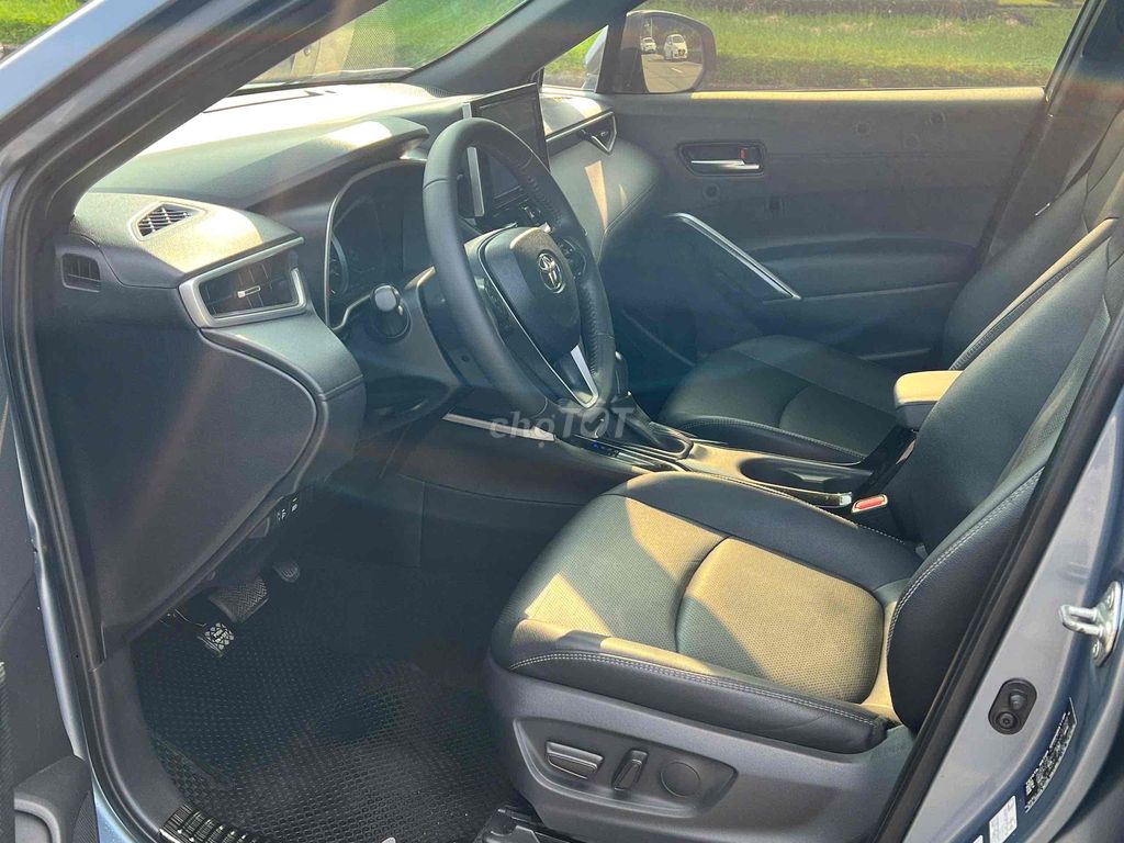 Toyota CROSS  V 2022. Mua bán Ô tô tại Quận Long Biên Hà Nội được đăng bởi Le hao hình 8