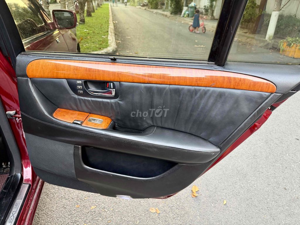 Lexus LS430 date 2000 V8 4.3L xe đẹp. Mua bán Ô tô tại Quận Gò Vấp Tp Hồ Chí Minh được đăng bởi Kim Kim hình 10