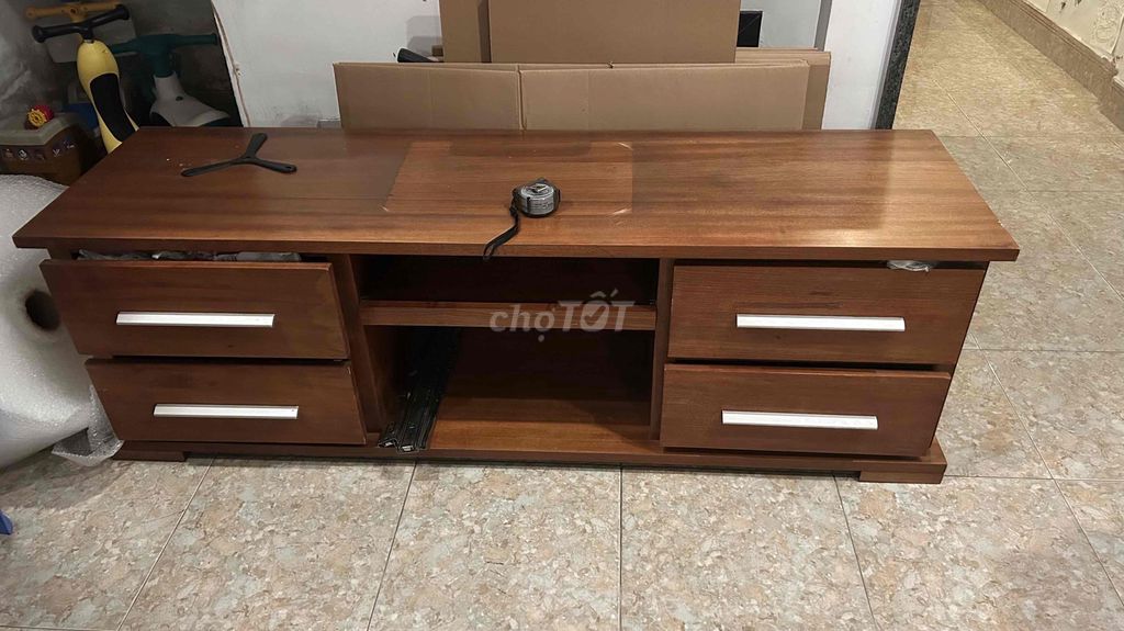 Kệ tivi gỗ màu nâu 160cm. Mua bán Tủ, kệ gia đình tại Quận Bình Thạnh Tp Hồ Chí Minh được đăng bởi Dominic Do hình 1