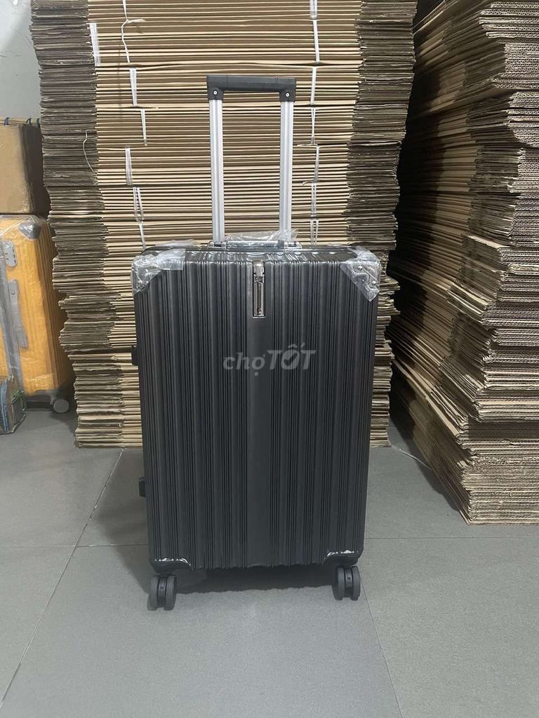 Vali khung nhôm khóa sập size 24. Mua bán Túi xách tại Quận Tân Bình Tp Hồ Chí Minh được đăng bởi Phạm Thị Ny Ny hình 1