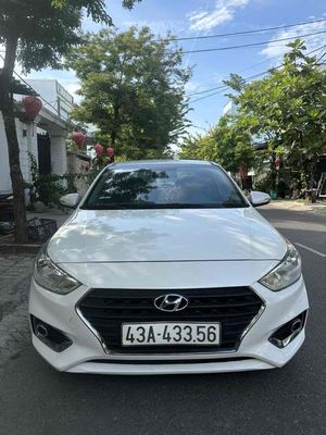 Bán xe Hyundai Accent 2019 số san, màu trắng,