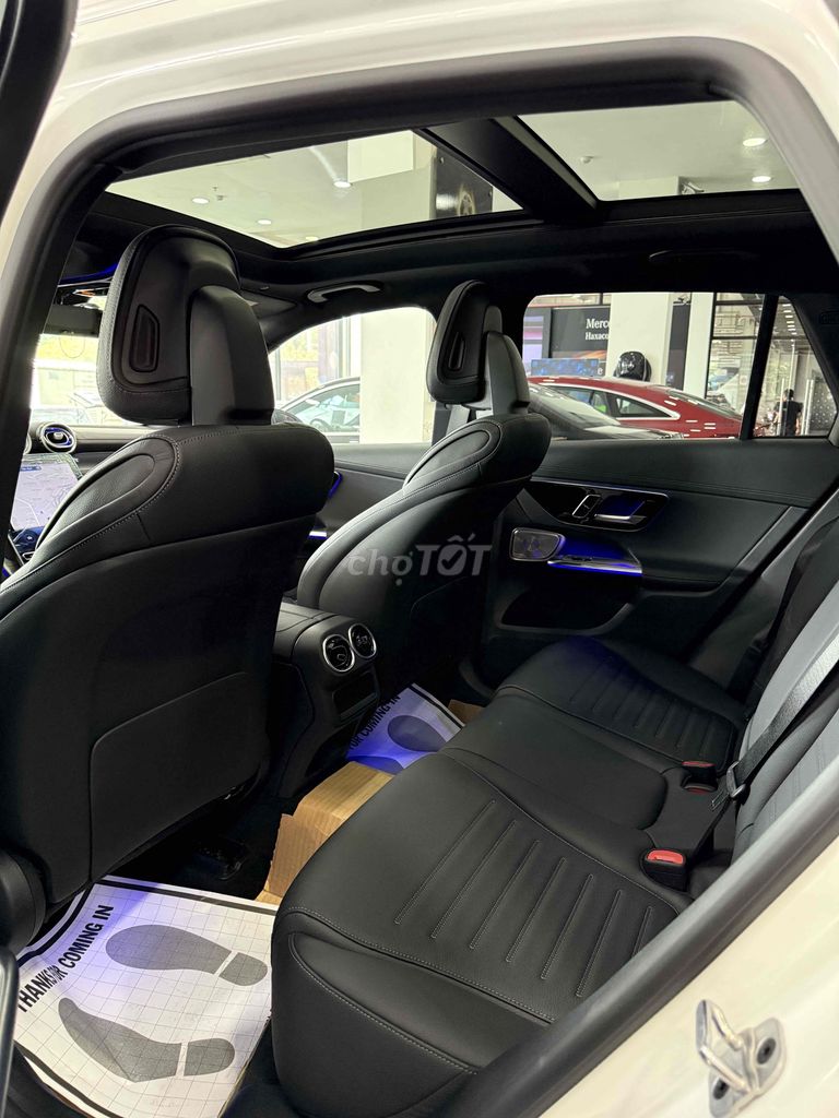 Mercedes Benz GLC 2023 - 15 km. Mua bán Ô tô tại Quận Bình Tân Tp Hồ Chí Minh được đăng bởi Tuyết Nhung Mercedes Chính Hãng  hình 5