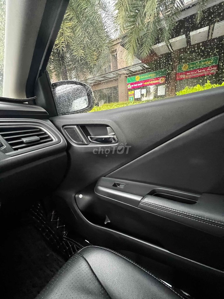 Honda City Top Белая автоматическая 5-местная