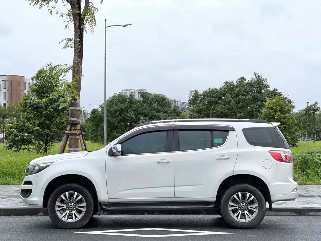 TrailBlazer LTZ 2018 2.5 Bản Full. Mua bán Ô tô tại Quận Thanh Xuân Hà Nội được đăng bởi Cường Auto 266 hình 2