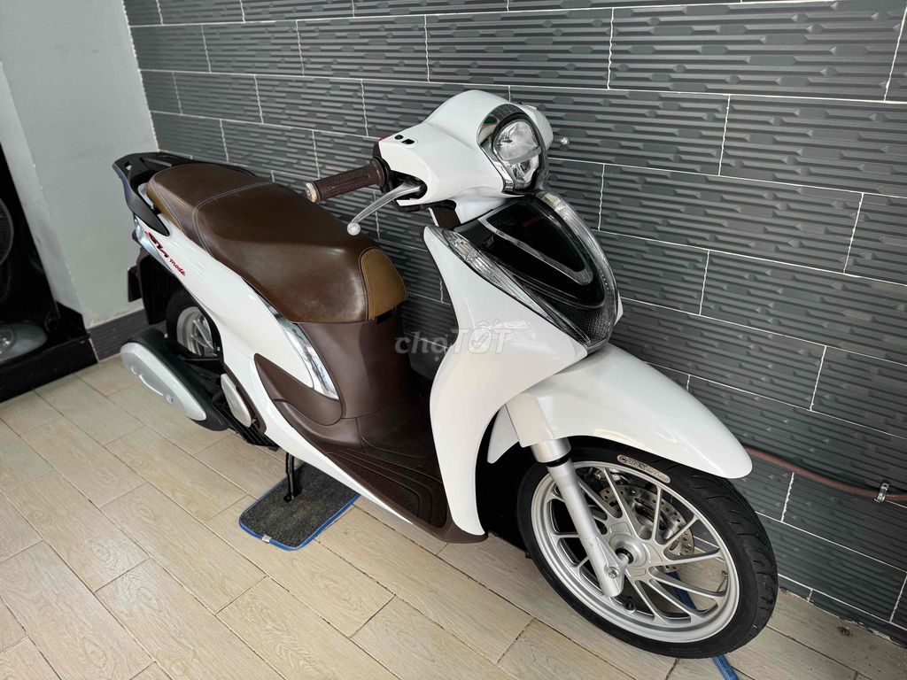 Honda SH Mode 2022 Trắng 20000 km. Mua bán Xe máy tại Quận Bình Thạnh Tp Hồ Chí Minh được đăng bởi kelwin hình 1