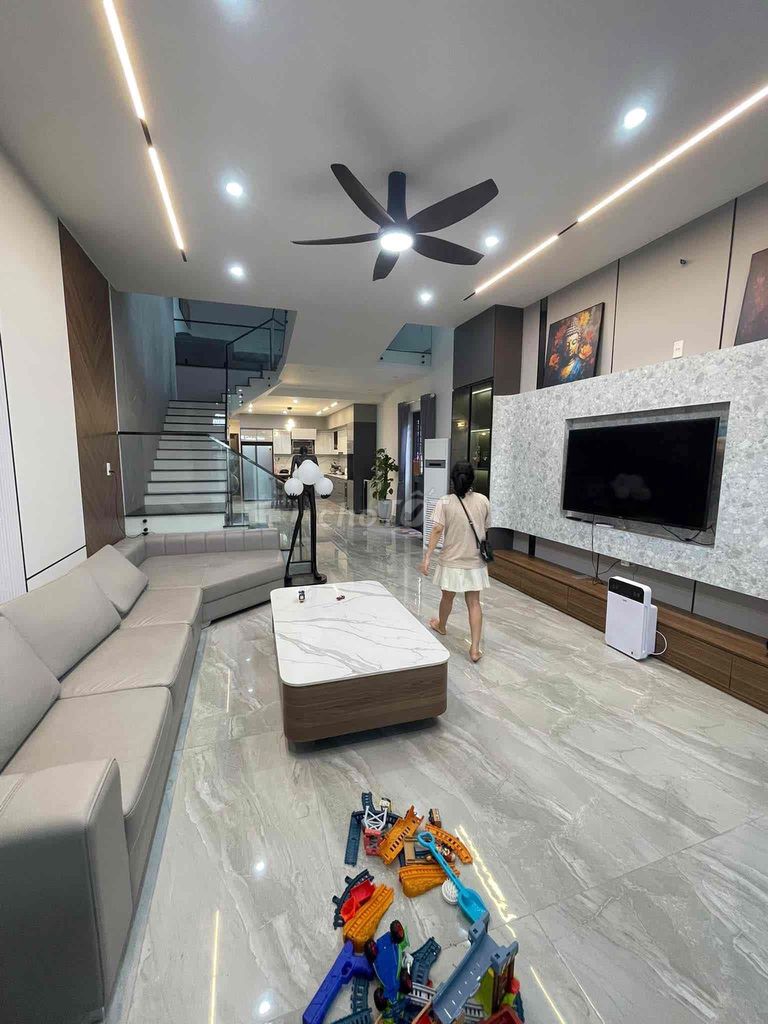 Аренда · 4 комн. · 100 м² · Quận Cẩm Lệ, ул. Khu hoà xuân