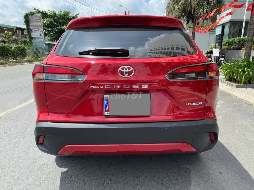 Toyota Corolla Cross 2023 автомат, красный