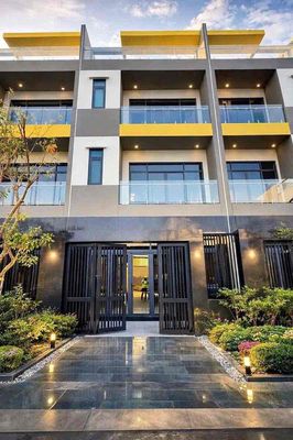 Nhà phố mặt tiền 208m2 dtsd, 4ngủ 5wc, Bình Thung phường Đông Hoà