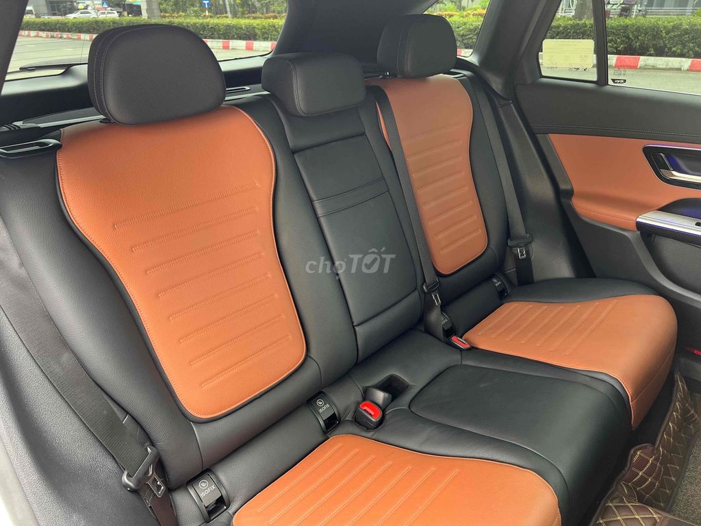 Mercedes Benz GLC300 4Matic 2023 Lướt Nhẹ. Mua bán Ô tô tại Quận Bình Tân Tp Hồ Chí Minh được đăng bởi Hoàng Thọ hình 14