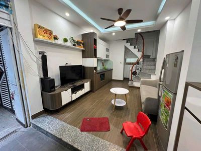 Nhà phố Bạch Mai, 30m*5T ngõ thông 3 gác chạy 30m ra phố, dân xây KoQH