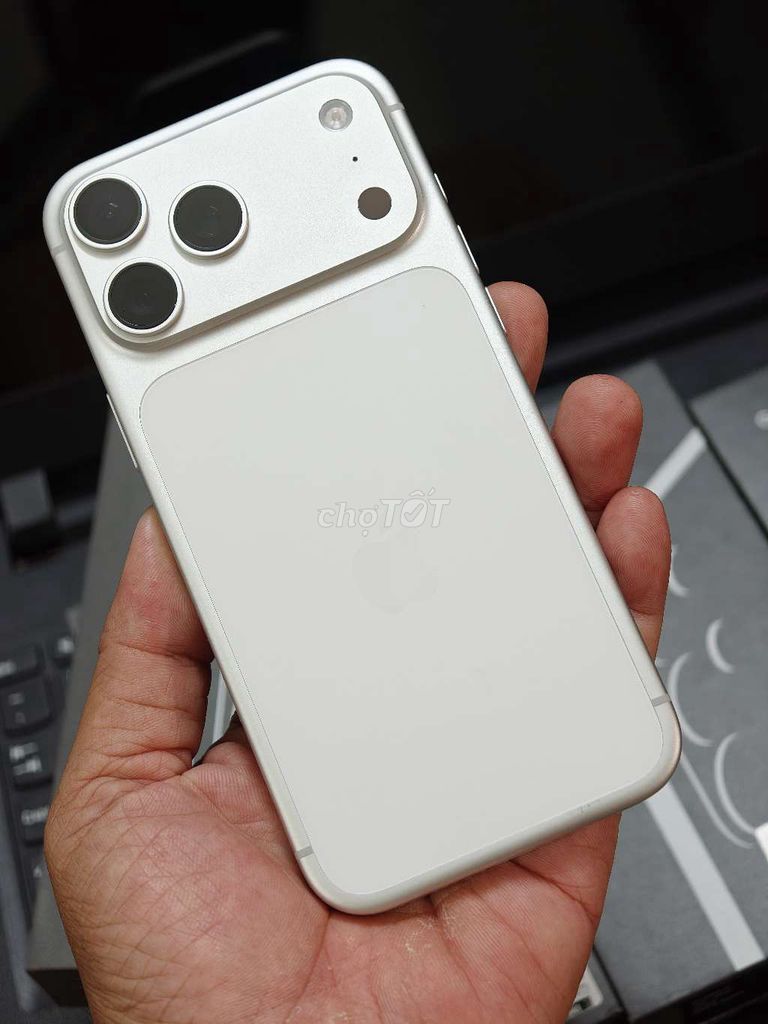 Apple iPhone 17promax Bạc Như mới. Mua bán Điện thoại tại Quận Bình Tân Tp Hồ Chí Minh được đăng bởi Huy hình 1