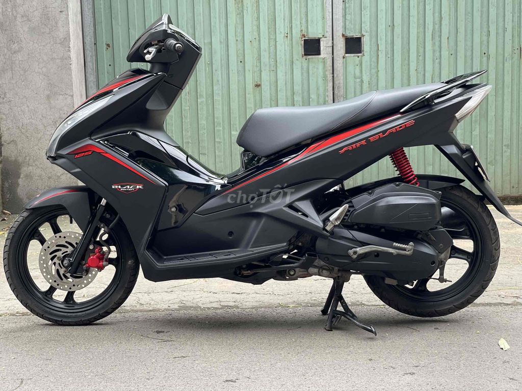 Honda Airblade 125cc đăng ký 2018. Mua bán Xe máy tại Quận Bắc Từ Liêm Hà Nội được đăng bởi Cẩm Hương hình 6