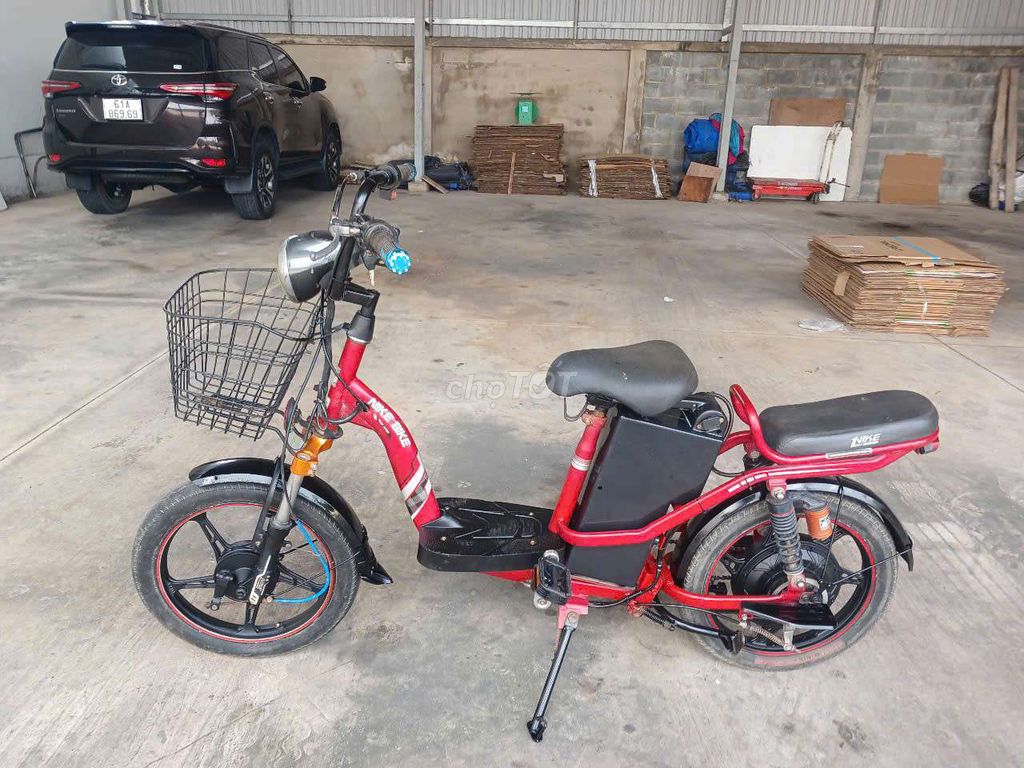Thanh lý xe điện màu đỏ còn bảo hành. Mua bán Xe điện tại Thị xã Bến Cát Bình Dương được đăng bởi pham the cao hình 2