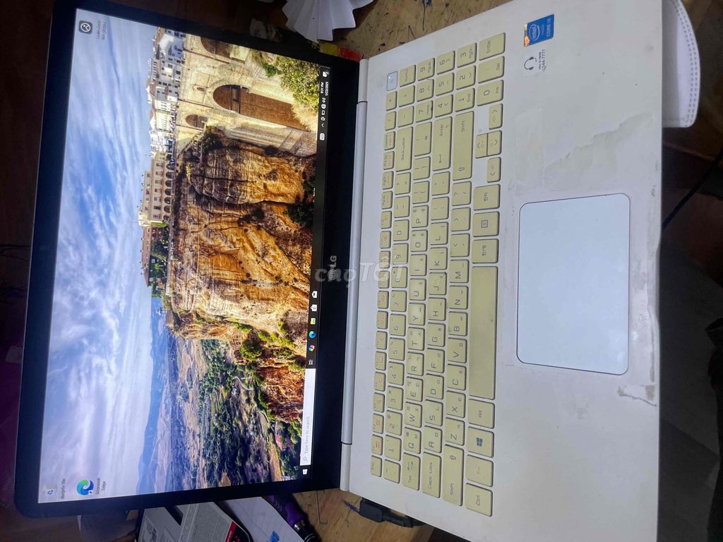 laptop lg i3 5005u ram 8g ssd 250gb