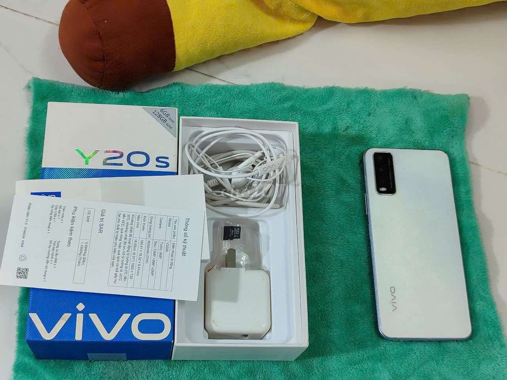 Vivo y20s Ram 6/128 full box, bản cty tặng thẻ SD