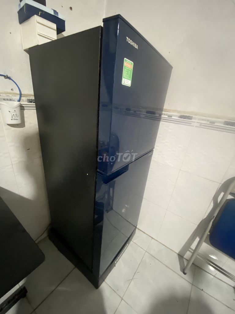 CẦN SANG LẠI TỦ LẠNH HOẠT ĐỘNG TỐT