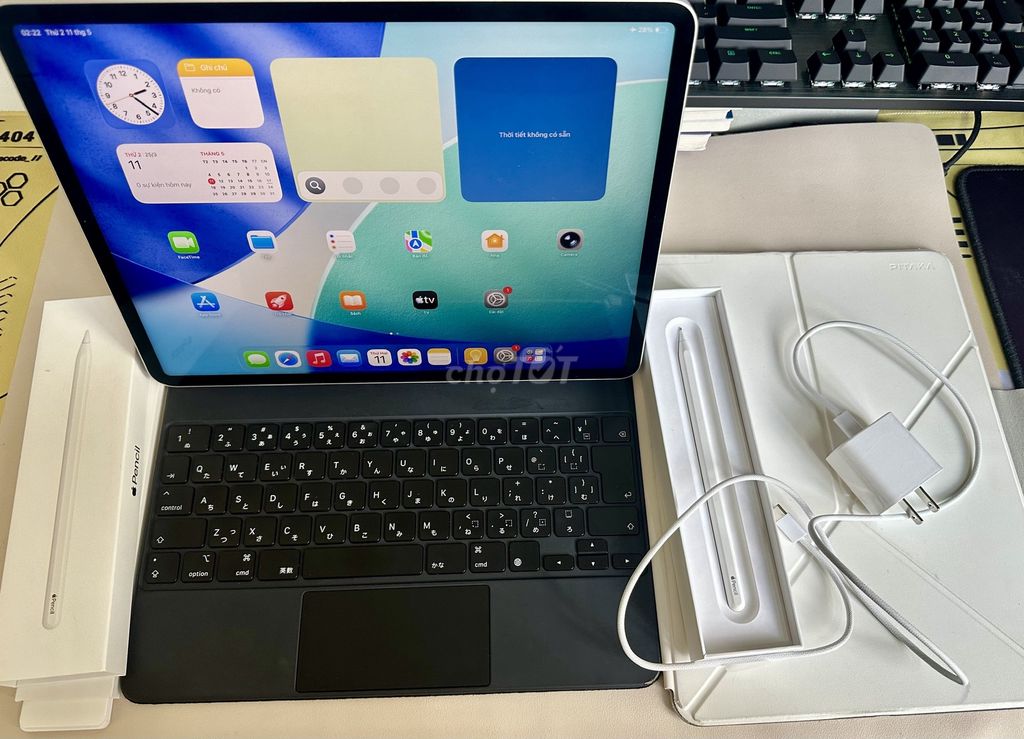 iPad ProM1 12.9inch 128gb wifi+magickeyboard+pen2. Mua bán Máy tính bảng tại Quận Cầu Giấy Hà Nội được đăng bởi Lê Quang hình 1