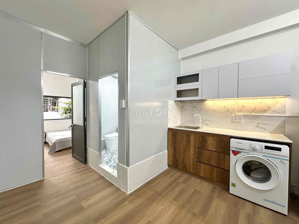 Nhà Mới 1PN Tách Bếp - MG Riêng. Cửa sổ siu thoáng , thang máy hầm xe.