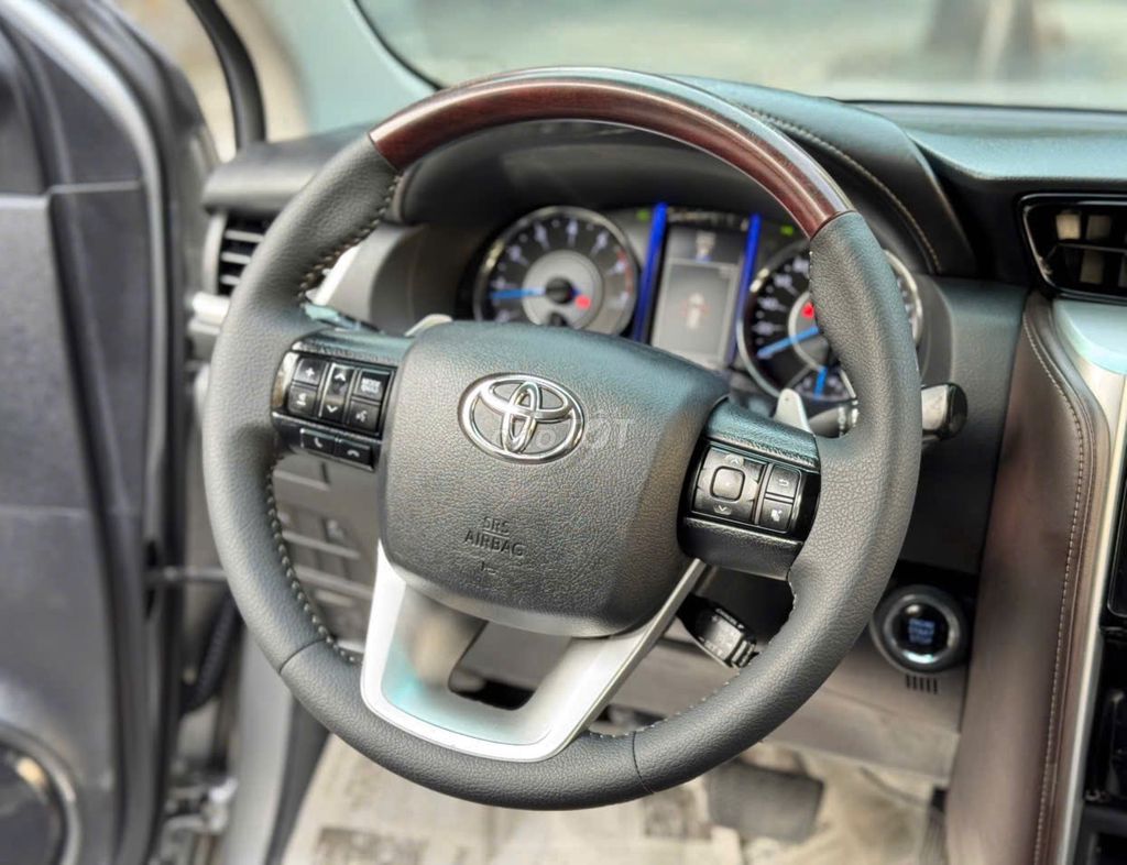 Toyota Fortuner 2018 Xăng Tự động Bạc. Mua bán Ô tô tại Thành phố Biên Hòa Đồng Nai được đăng bởi Nguyễn Thưởngka hình 11
