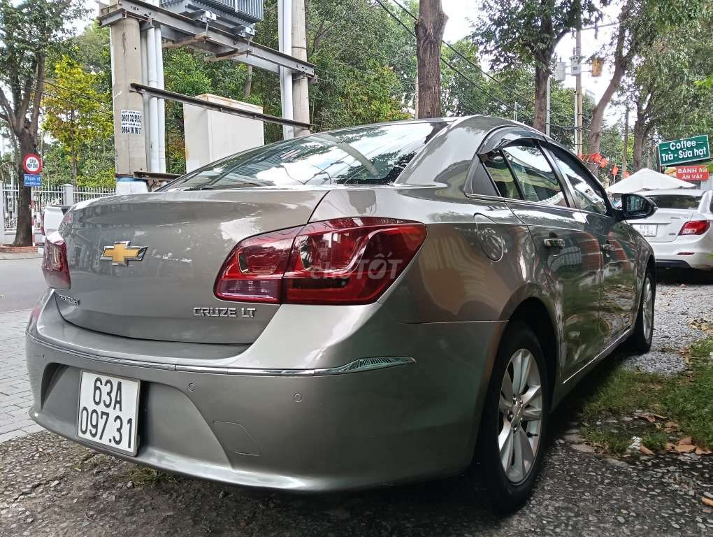 Chevrolet Cruze LT 1.6 sx 2018 số sàn. Mua bán Ô tô tại Thành phố Thủ Dầu Một Bình Dương được đăng bởi Phan Hoàng Ân hình 7