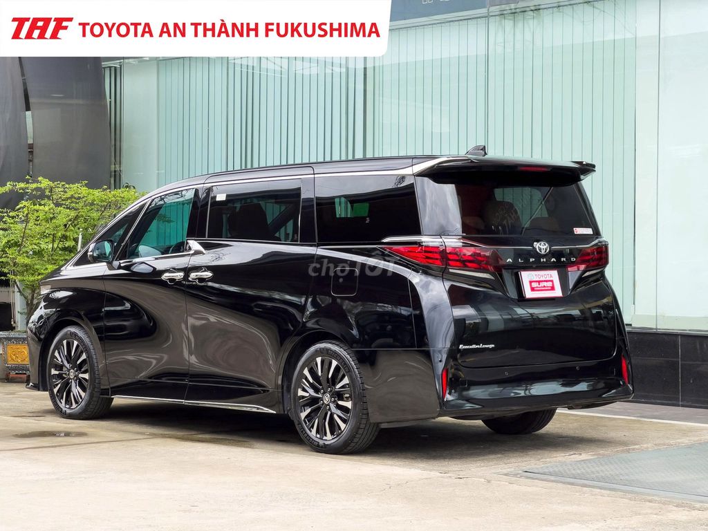 Toyota Alphard 2.4 Turbo 2024 Черный 23 500 км