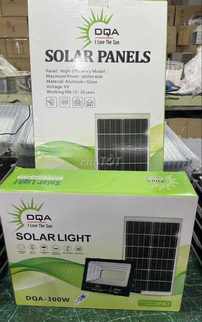 Đèn pha năng lượng mặt trời 300w DQA