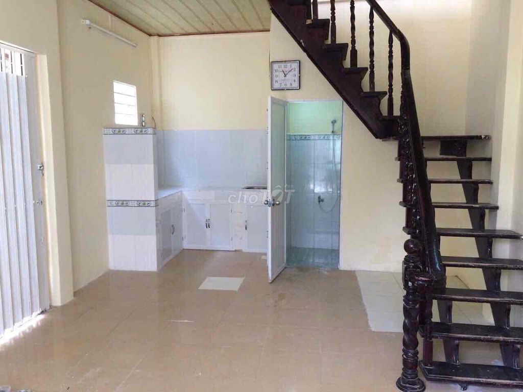 Nhà thuê căn góc mặt tiền  đường Lý Thánh Tông f Tân Thới Hoà Tân Phú - ảnh 3