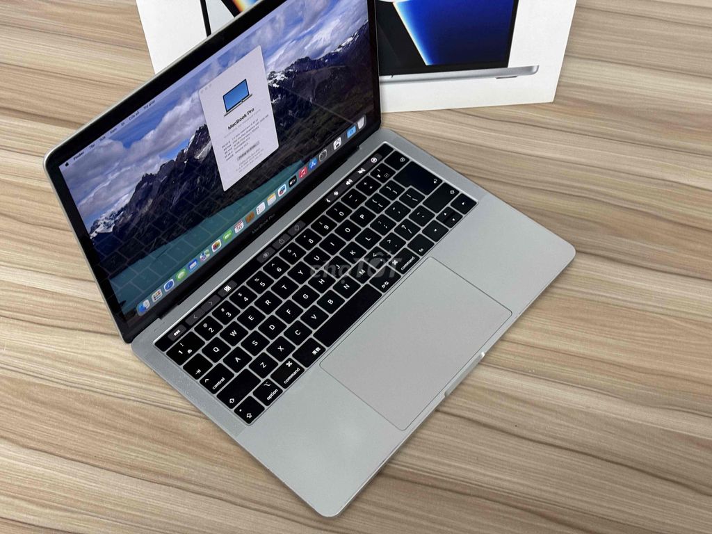 Macbook Pro 2019 - 13 in . i5/ Ram 16 GB- 256 GB