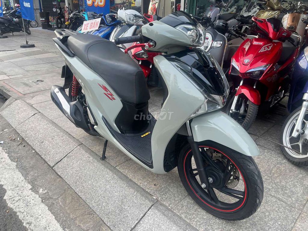 Honda SH 125 2019 mới 90% Bstp chính chủ. Mua bán Xe máy tại Quận Tân Phú Tp Hồ Chí Minh được đăng bởi Tuanduy hình 4