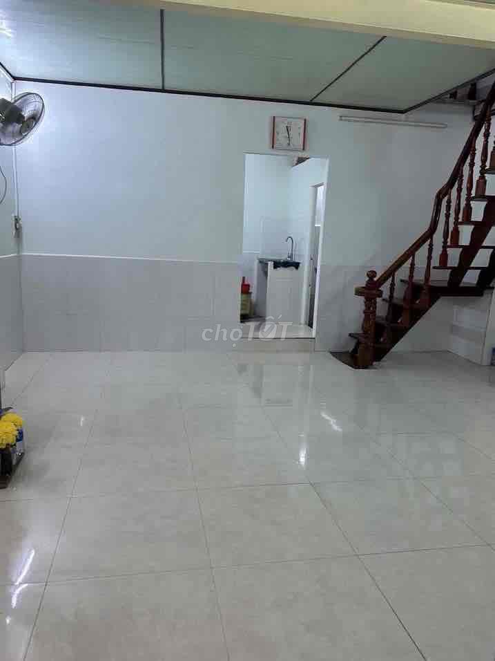 cho thuê nhà NC 1 trệt 1 gác suốt. NGUYỄN TRỌNG TUYỂN P1, TÂN BÌNH