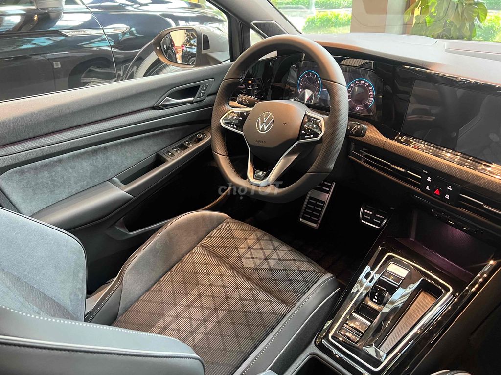 Volkswagen Golf 2025 ✅ GOlF  R- Line. Mua bán Ô tô tại Quận 5 Tp Hồ Chí Minh được đăng bởi VOLKSWAGEN GOLDEN  hình 9