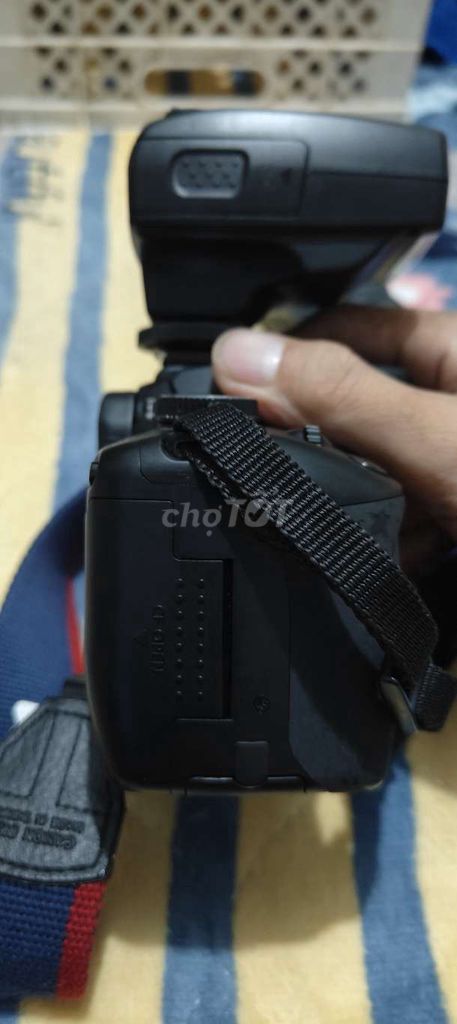 Máy ảnh Canon EOS Đen Như mới. Mua bán Máy ảnh, Máy quay tại Quận 11 Tp Hồ Chí Minh được đăng bởi Nguyễn quý khánh minh  hình 1