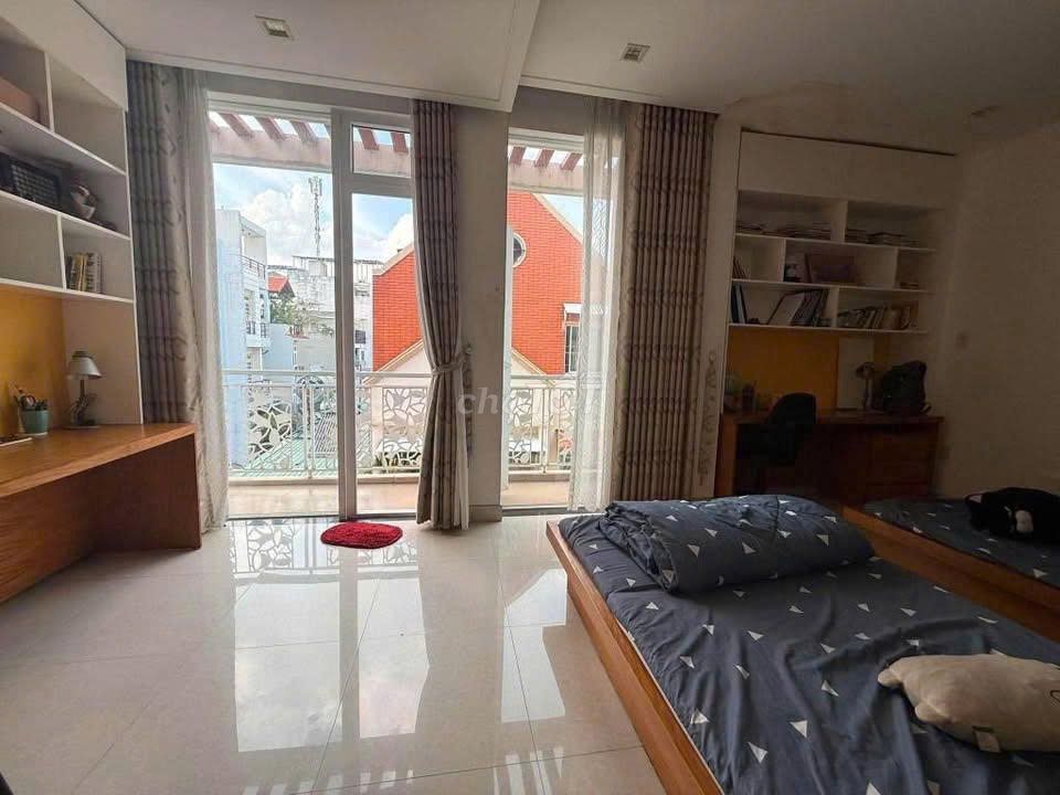 Новый красивый дом с парковкой в районе К300, Район Танбинь, 6x15м, 3 этажа