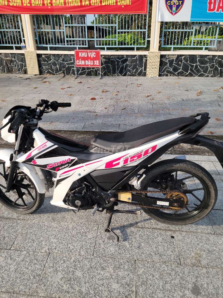 Suzuki Satria F150 Trắng đen hồng Rất mới. Mua bán Xe máy tại Quận Thốt Nốt Cần Thơ được đăng bởi Nguyễn Minh  hình 4