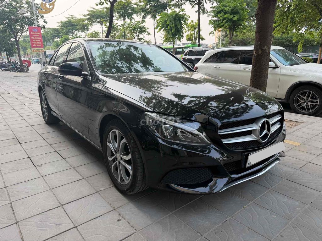 Mercedes Benz C Class 2015 C200 - 99,000 км