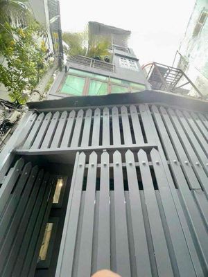 Rent · 3 bd · 32 м² · Quận Phú Nhuận, ул. Đường Huỳnh Văn Bánh